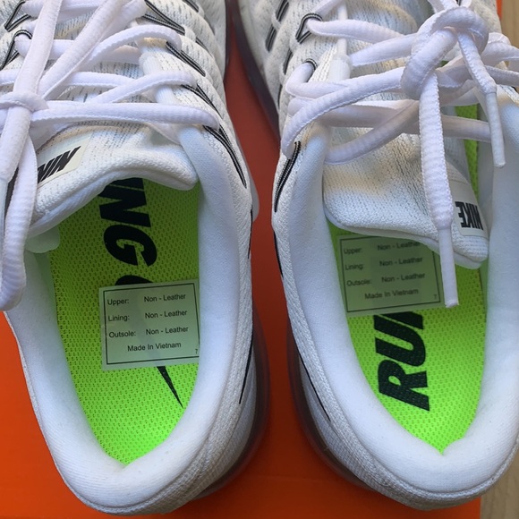 BRAND NEW Nike Air Max Runners Black and White - Picture 11 of 12